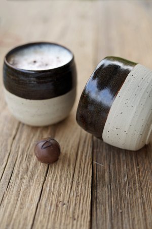 Handgetöpferte braun beige natur Keramik Mocca Kaffee Becher